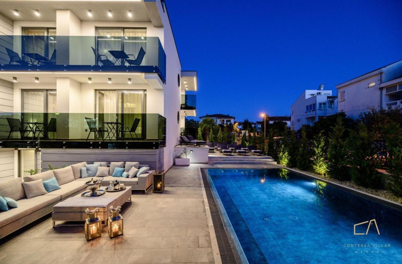 מאלינסקה Luxury Apartments In Villa Curiera מראה חיצוני תמונה
