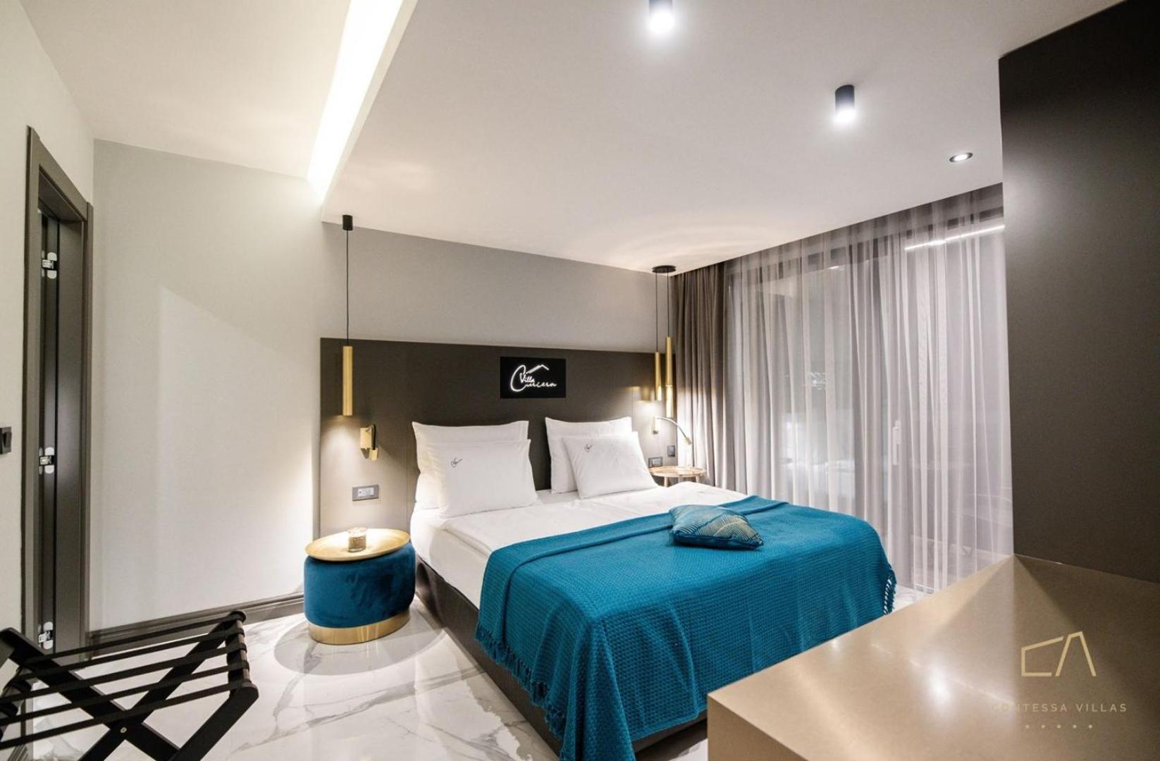 מאלינסקה Luxury Apartments In Villa Curiera מראה חיצוני תמונה