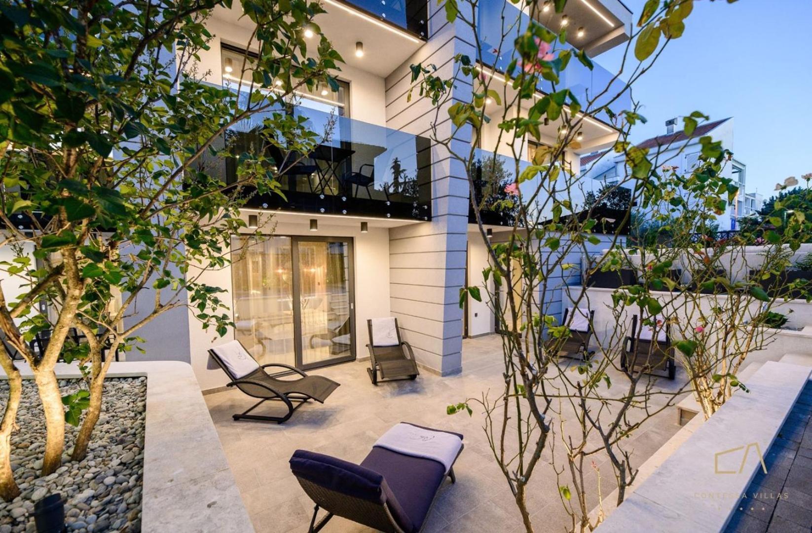 מאלינסקה Luxury Apartments In Villa Curiera מראה חיצוני תמונה